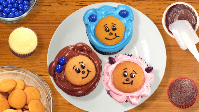 Make Mother Goose Club Birthday Cupcakes